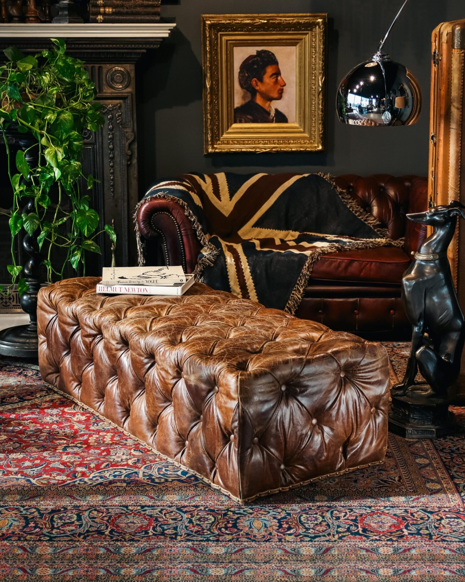 Timothy Oulton's Lord Digsby Footstool - Görsel 1