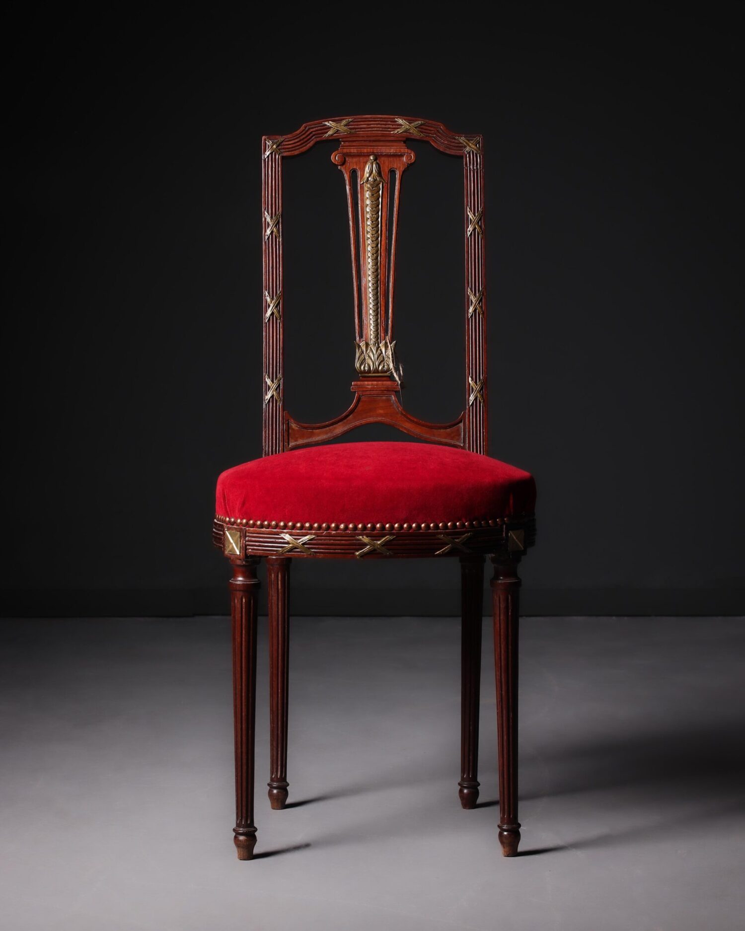 Bronz Kakmalı Ahşap Sandalye - Görsel 2