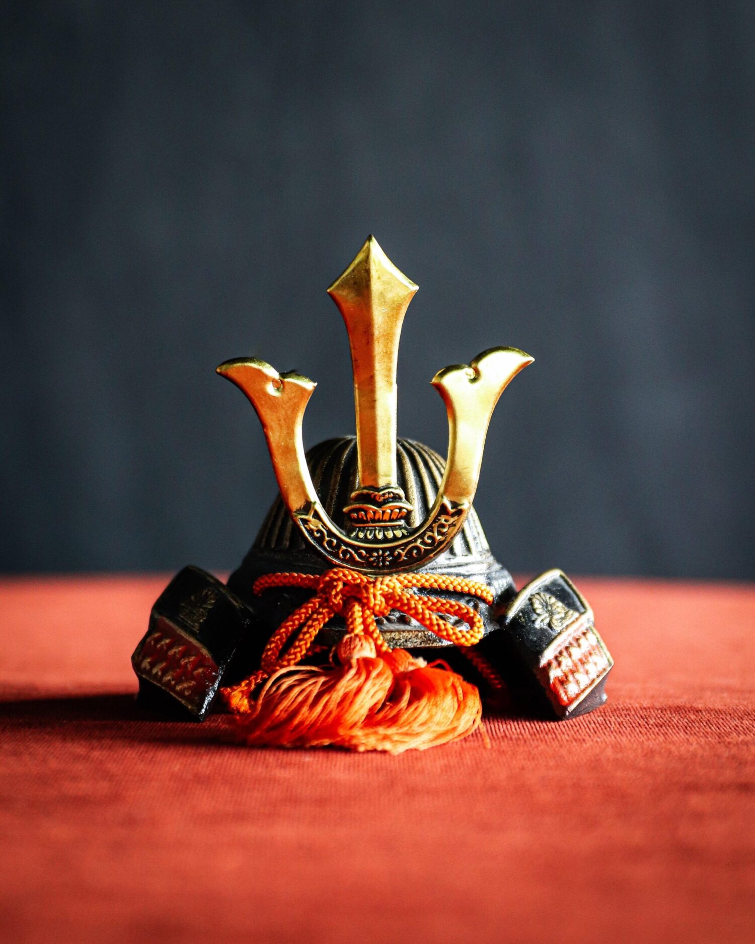 Dekoratif Demir Samuray Miğferi - Görsel 1