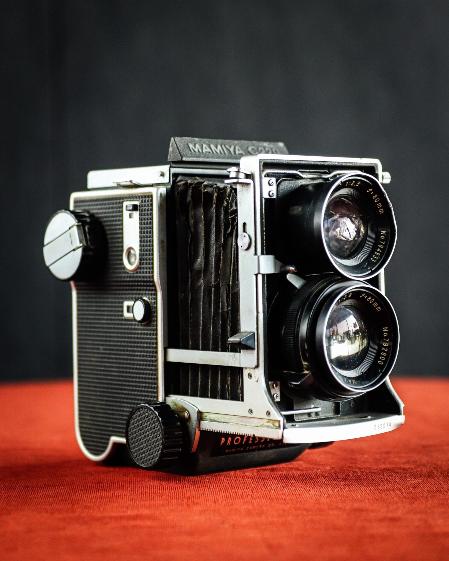 Mamiya C220 Fotoğraf Makinesi - Görsel 1