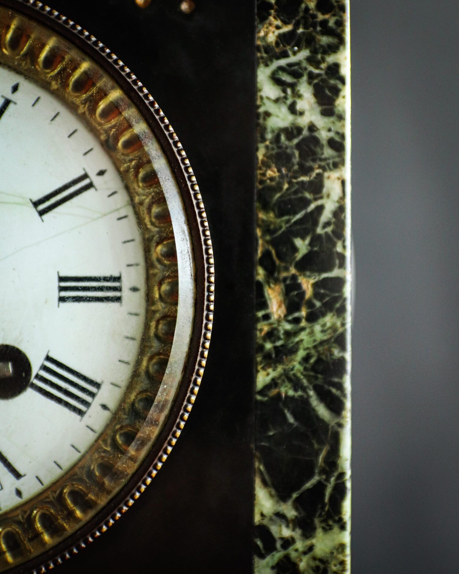 Bronz Ayaklı Mermer Viktorya Stili Saat - Görsel 3