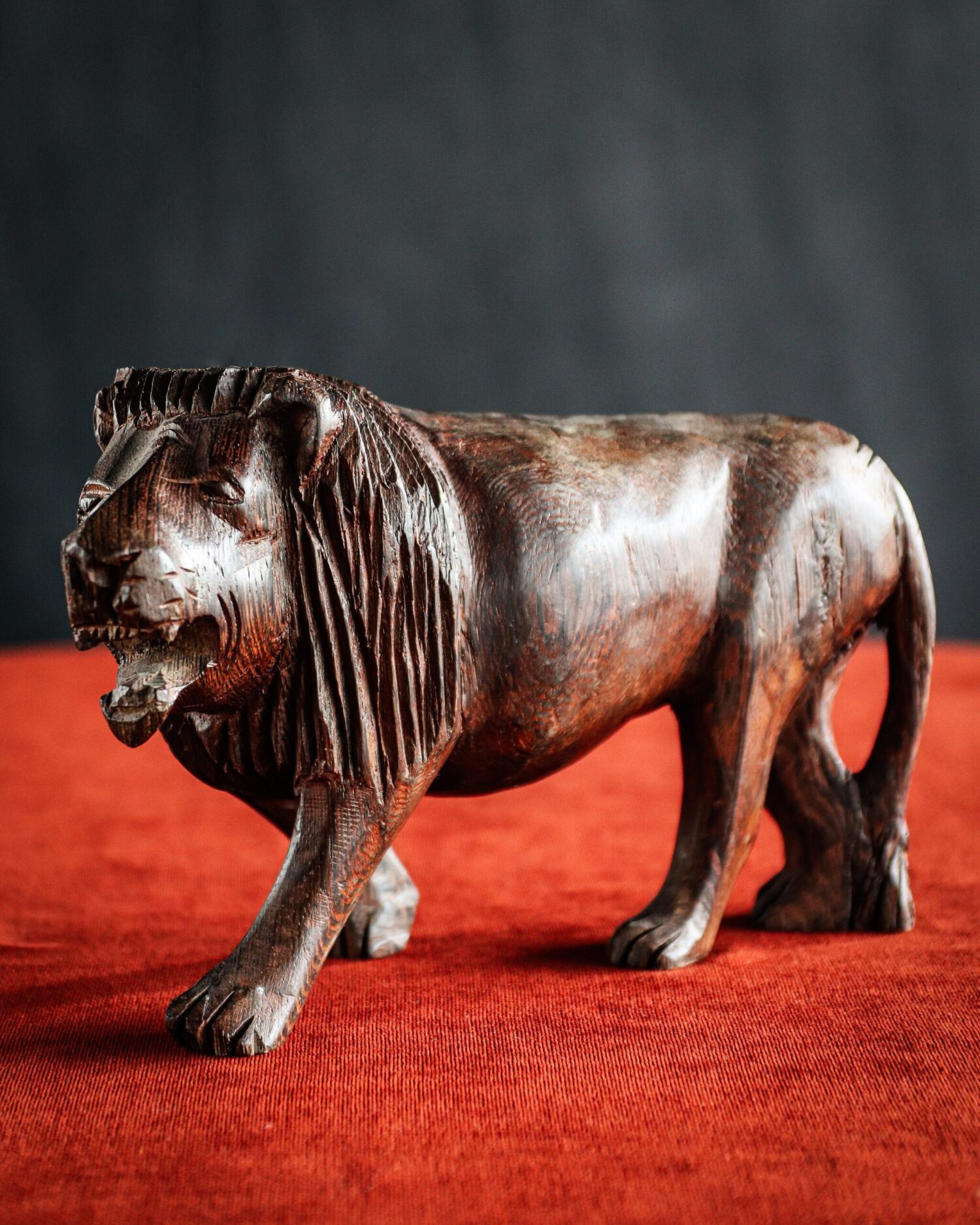 Ahşap Aslan Heykeli - Görsel 1