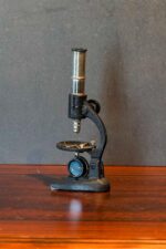 Antika Mikroskop