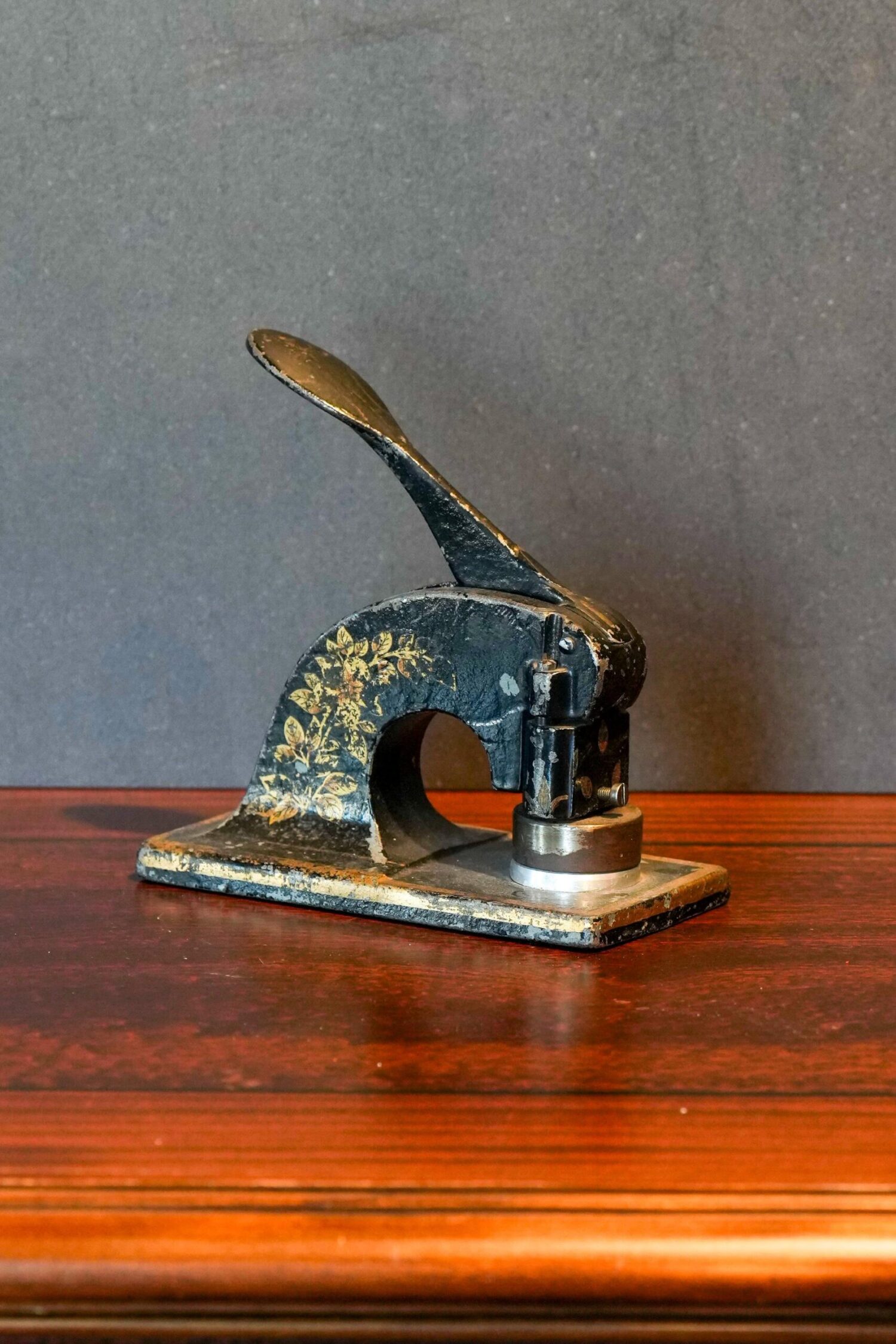 Antika Soğuk Damga Aleti - Görsel 1