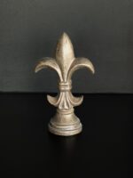 "Fleur de Lys" Figürü