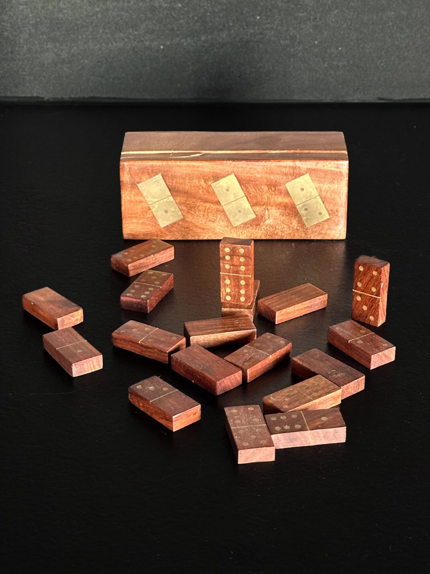 Pirinç Kakmalı Ahşap Domino - Görsel 1