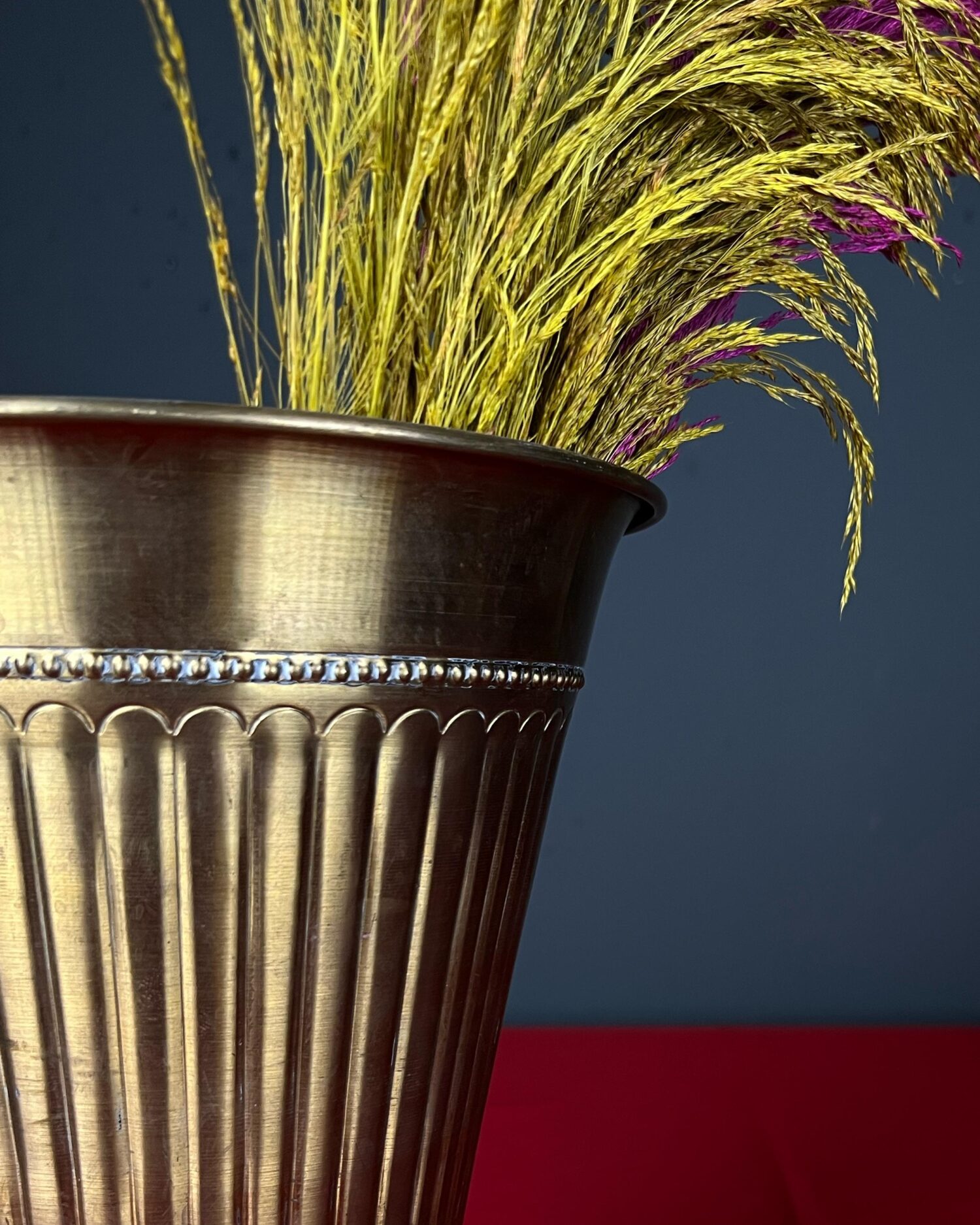 Altın Rengi Metal Vazo - Görsel 2