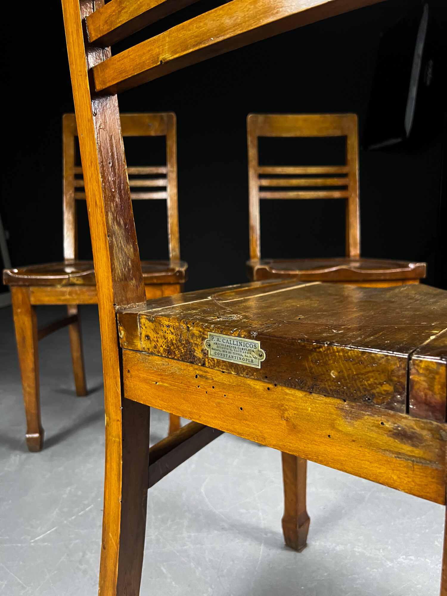 Constantinople Plaketli Ahşap Sandalyeler - 3 Adet - Görsel 2