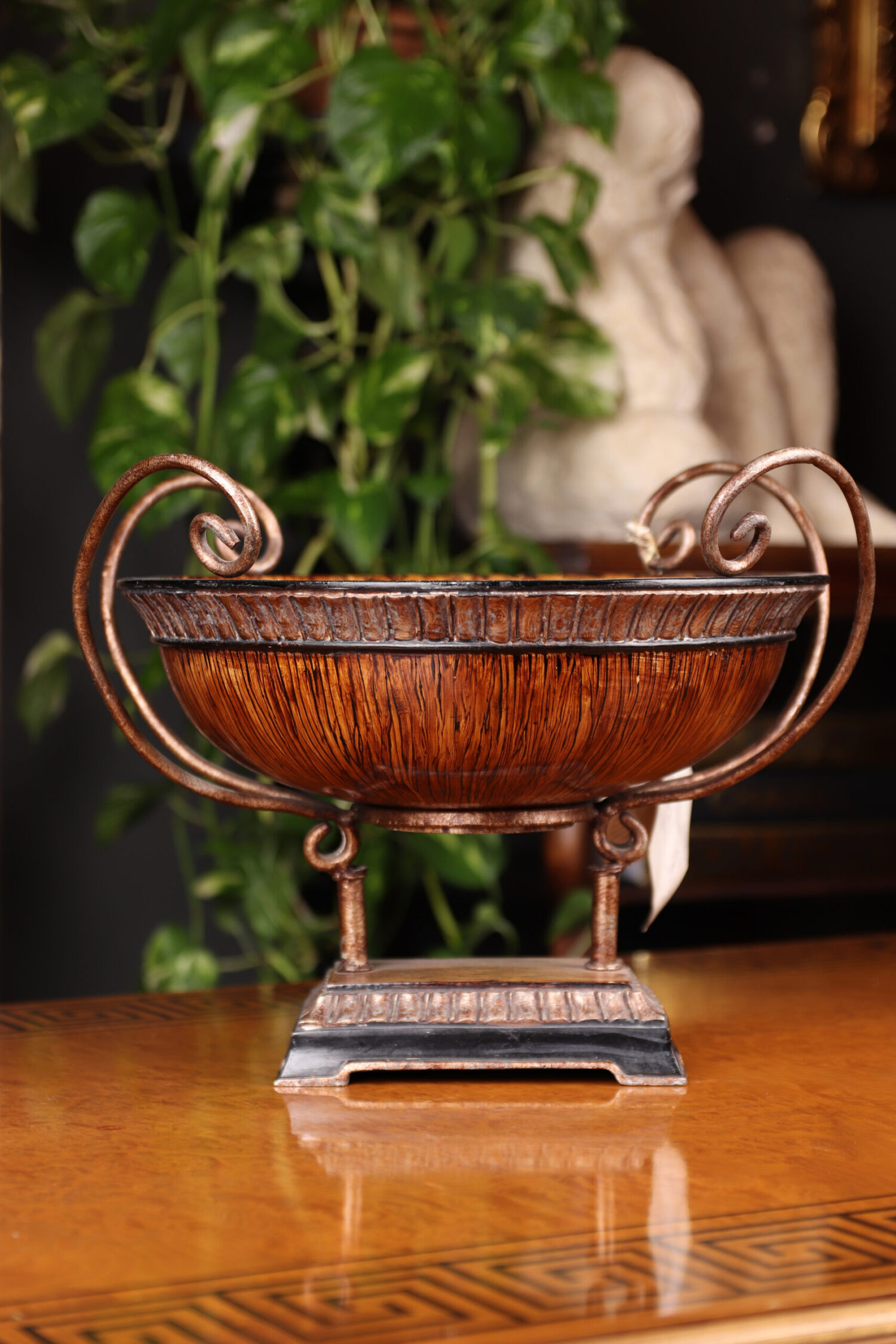 Kathy Ireland Çanak - Görsel 1