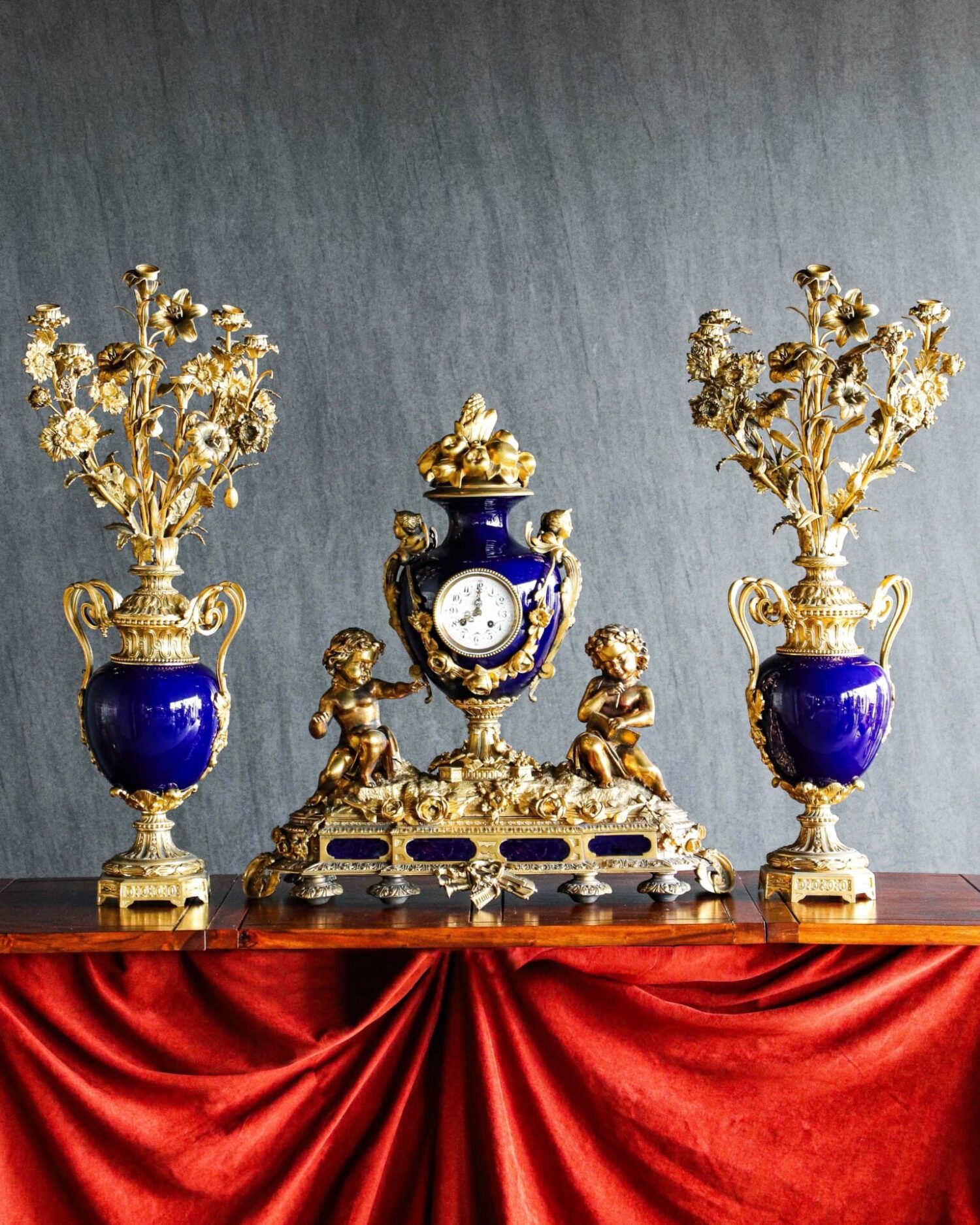 Porselen Saat ve Şamdan Takımı - Görsel 1