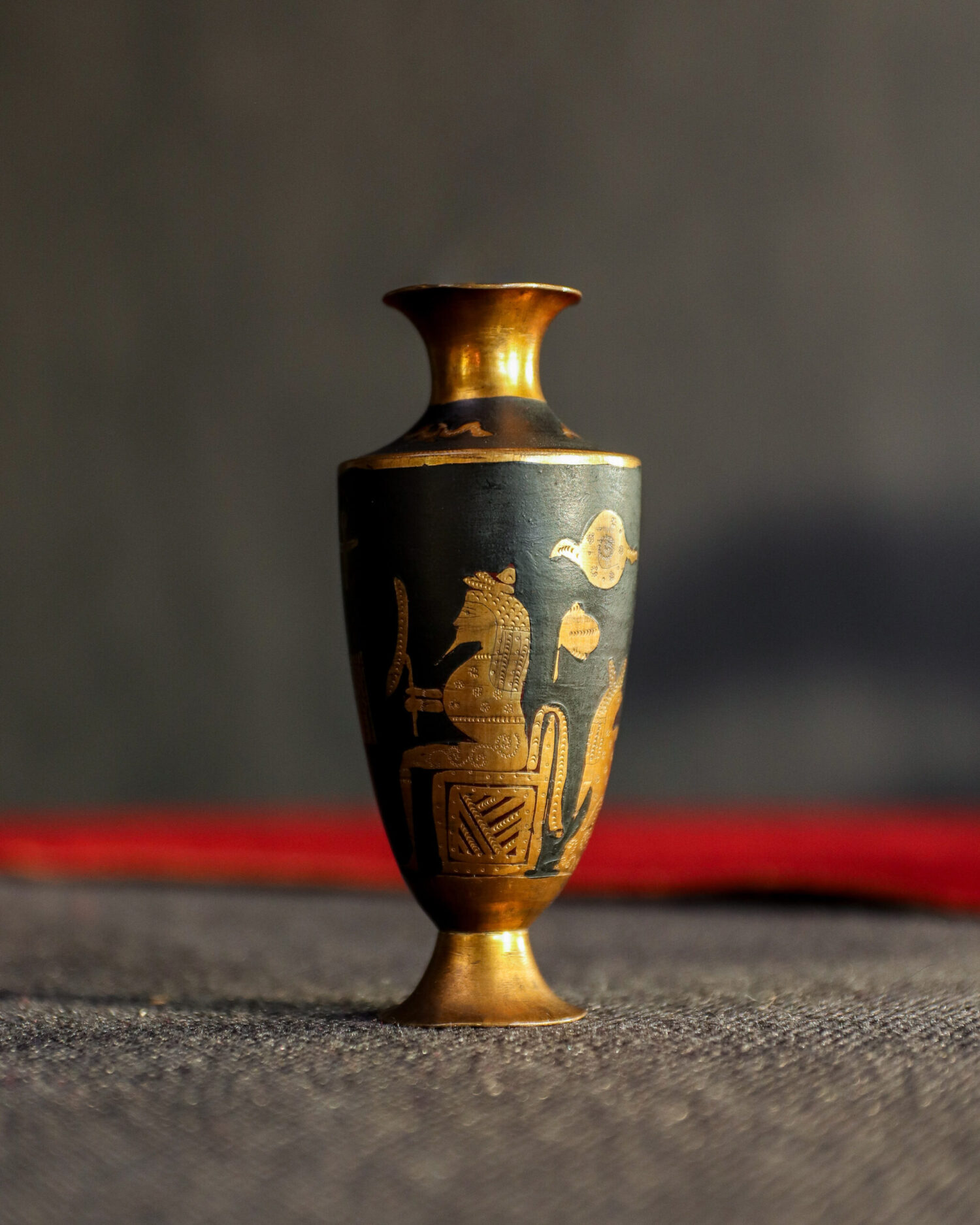 İspanyol Toledo Altın İşlemeli Tabaklar ve İki Vazo - Görsel 9