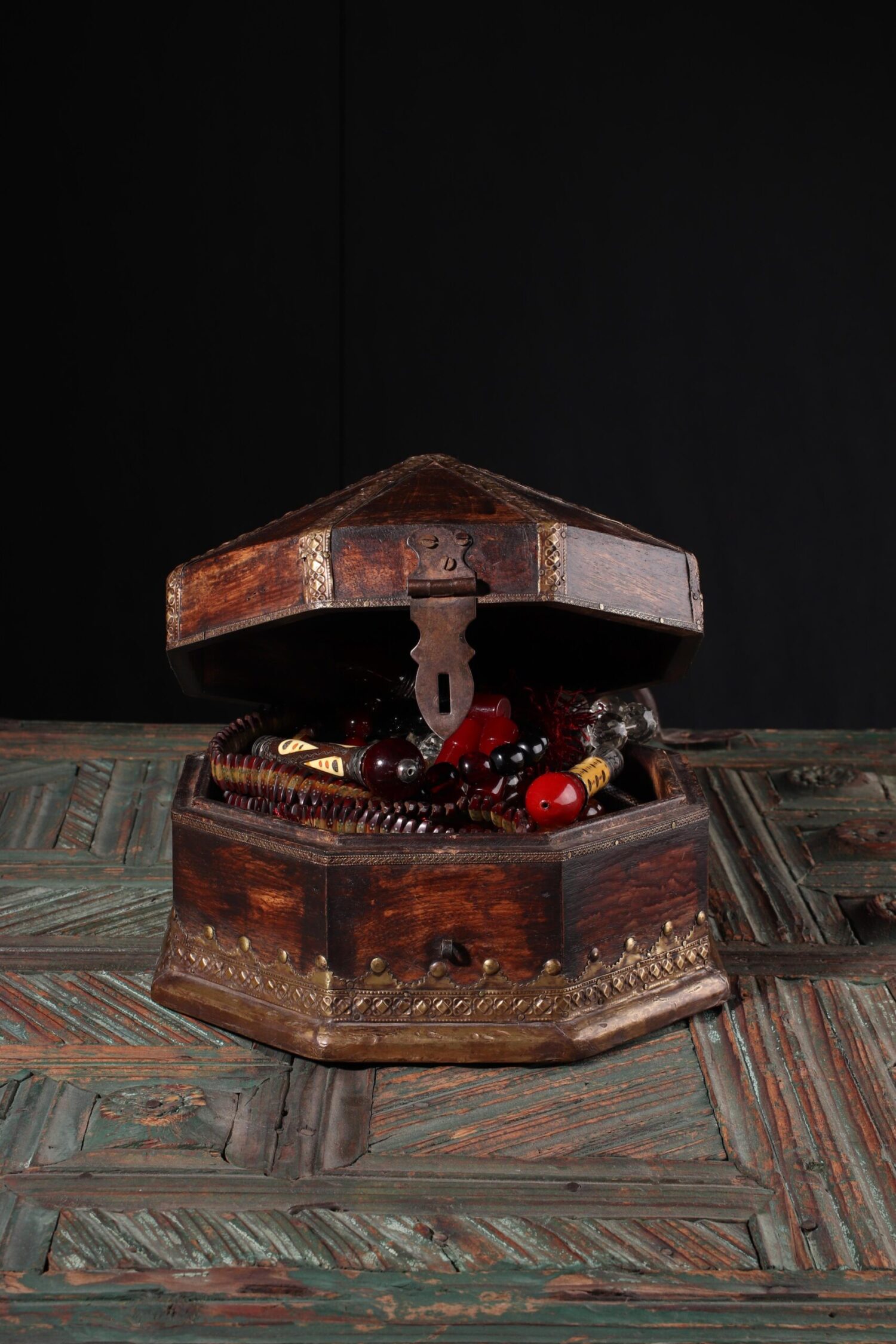 Uzak Doğu Sekizgen Mücevher Kutusu - Görsel 1