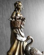 Bronz Çiftçi Kız Heykeli - Görsel 6