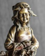 Bronz Çiftçi Kız Heykeli - Görsel 3