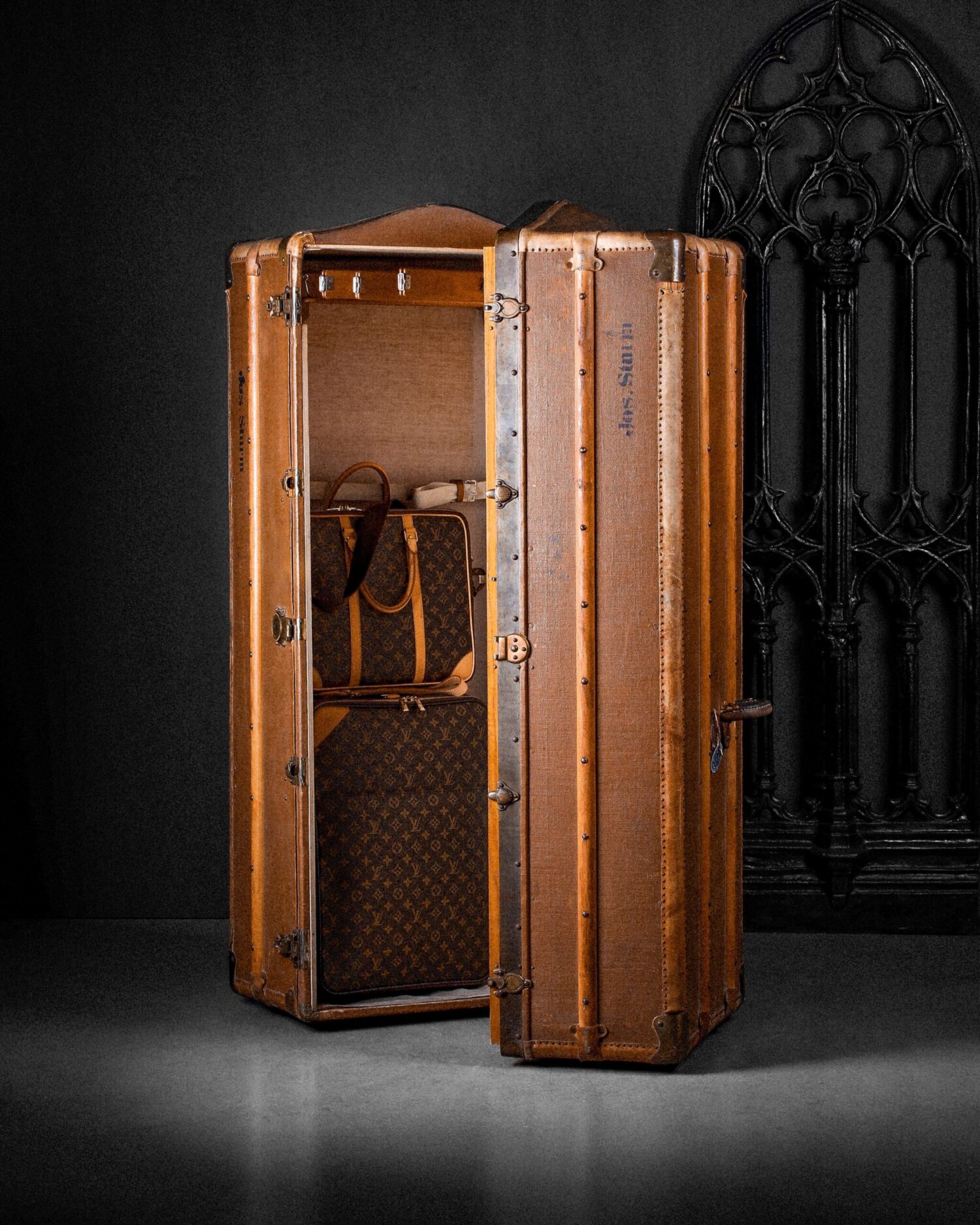 Antika Seyahat Gardırobu - Görsel 1