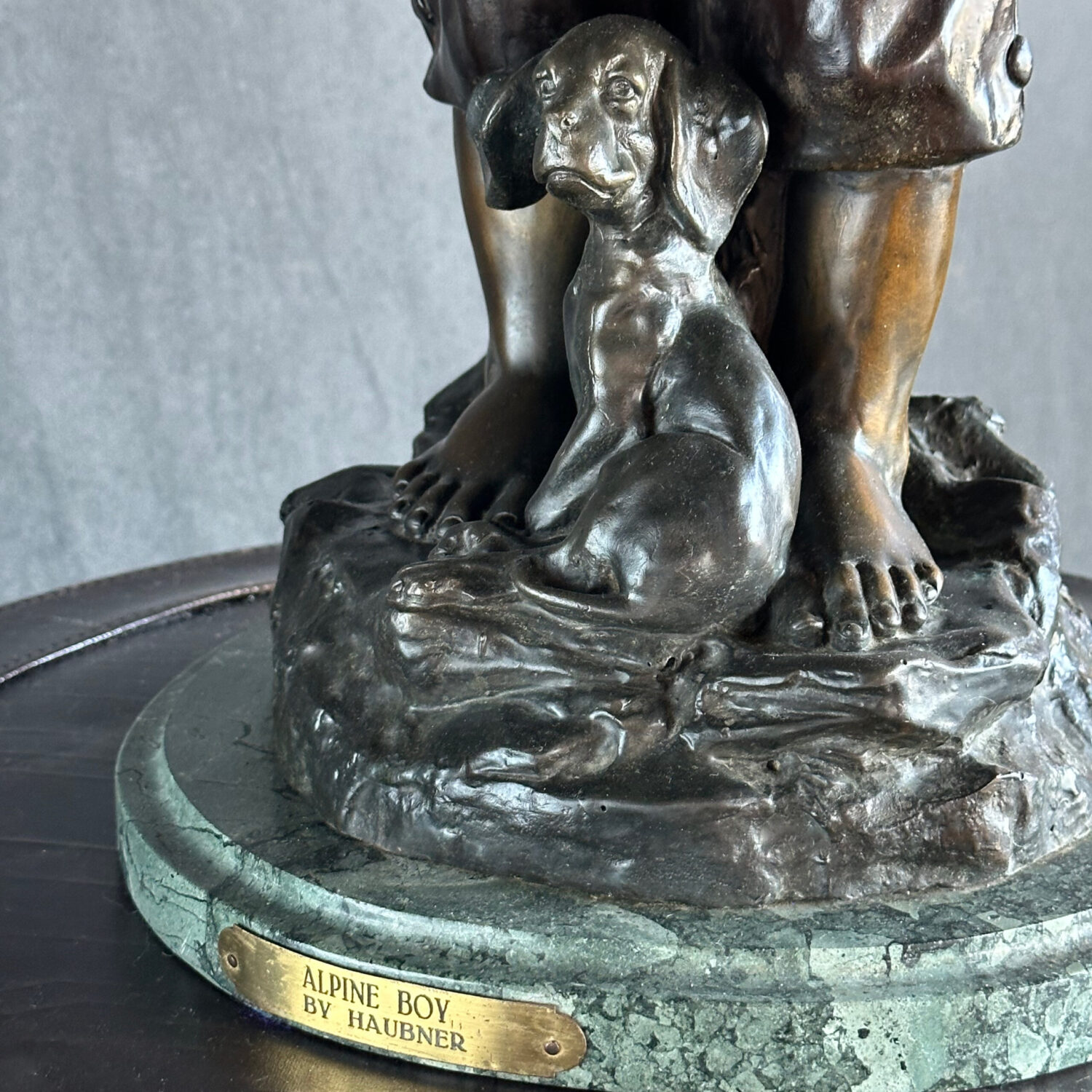 Haubner "Alpine Boy" Bronz Heykel - Görsel 3