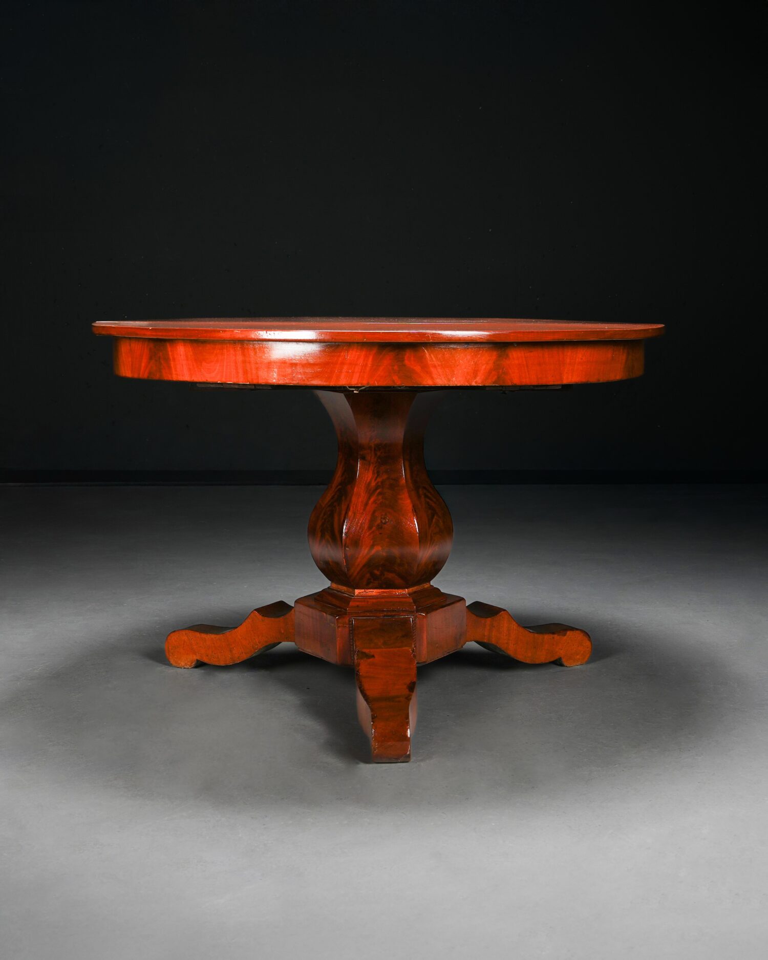 Orta Ayaklı Yuvarlak Masa - Görsel 1