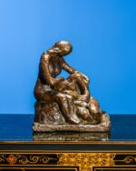 Anne Kucağı Bronz Heykel