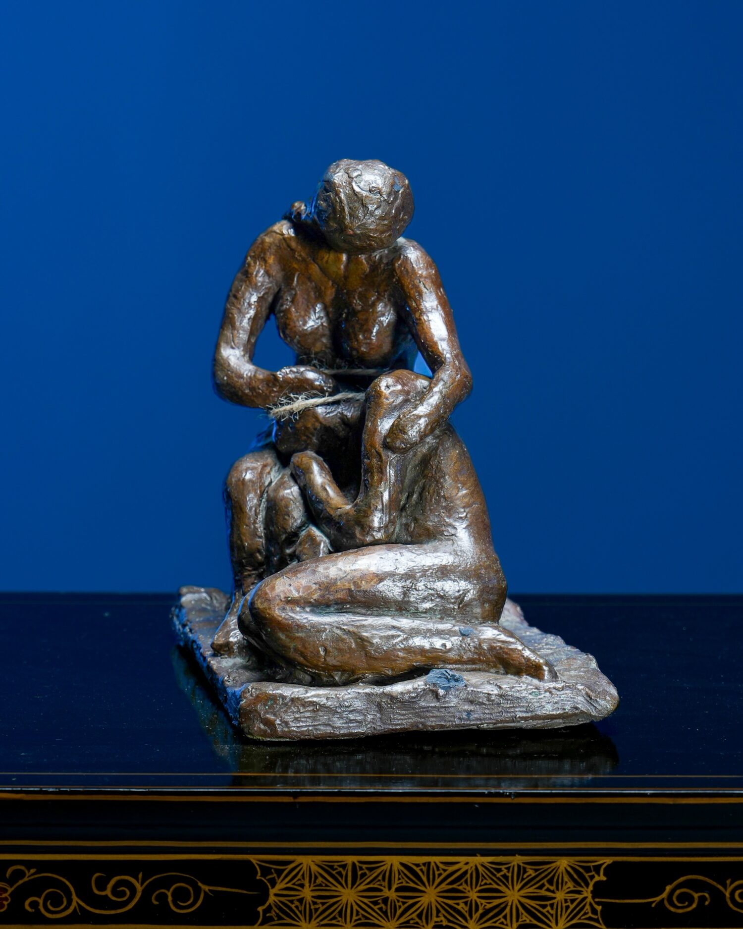 Anne Kucağı Bronz Heykel - Görsel 2
