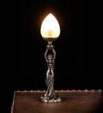 Kadın Figürlü Lamba