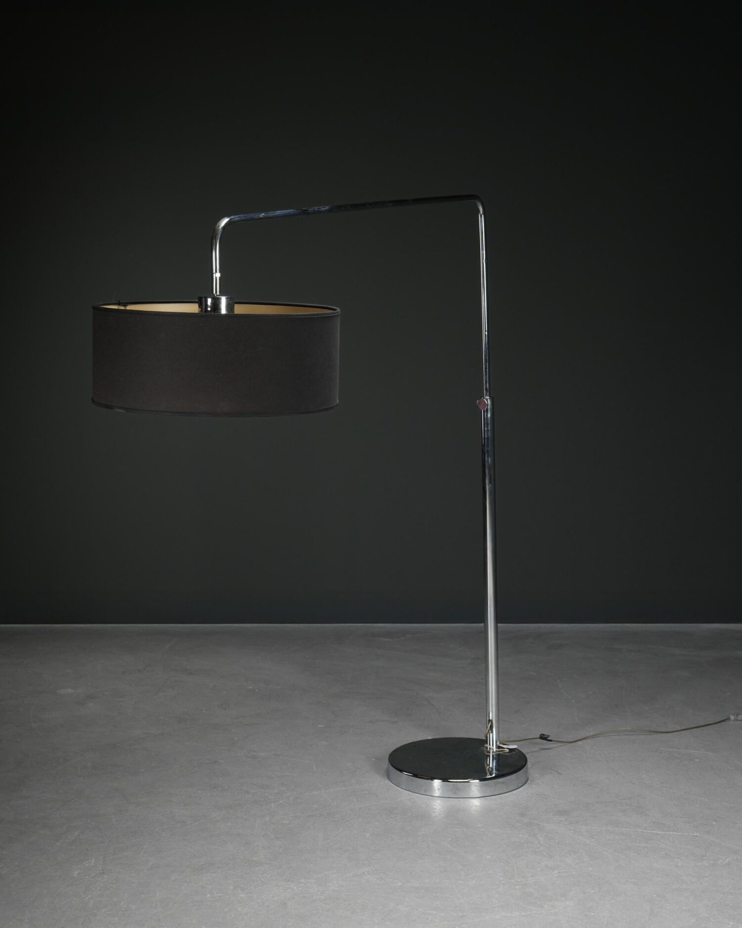 Metal Ayaklı Büyük Yer Lambası - Görsel 1