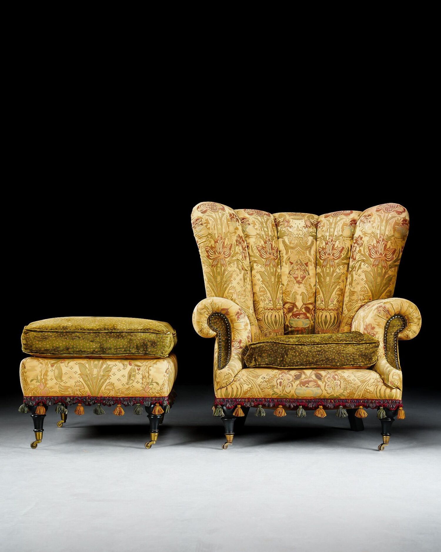 2025/09/1000223501.jpg İstiridye Sırtlı Büyük Koltuk & Puf - Provasi, Italy - Görsel 1