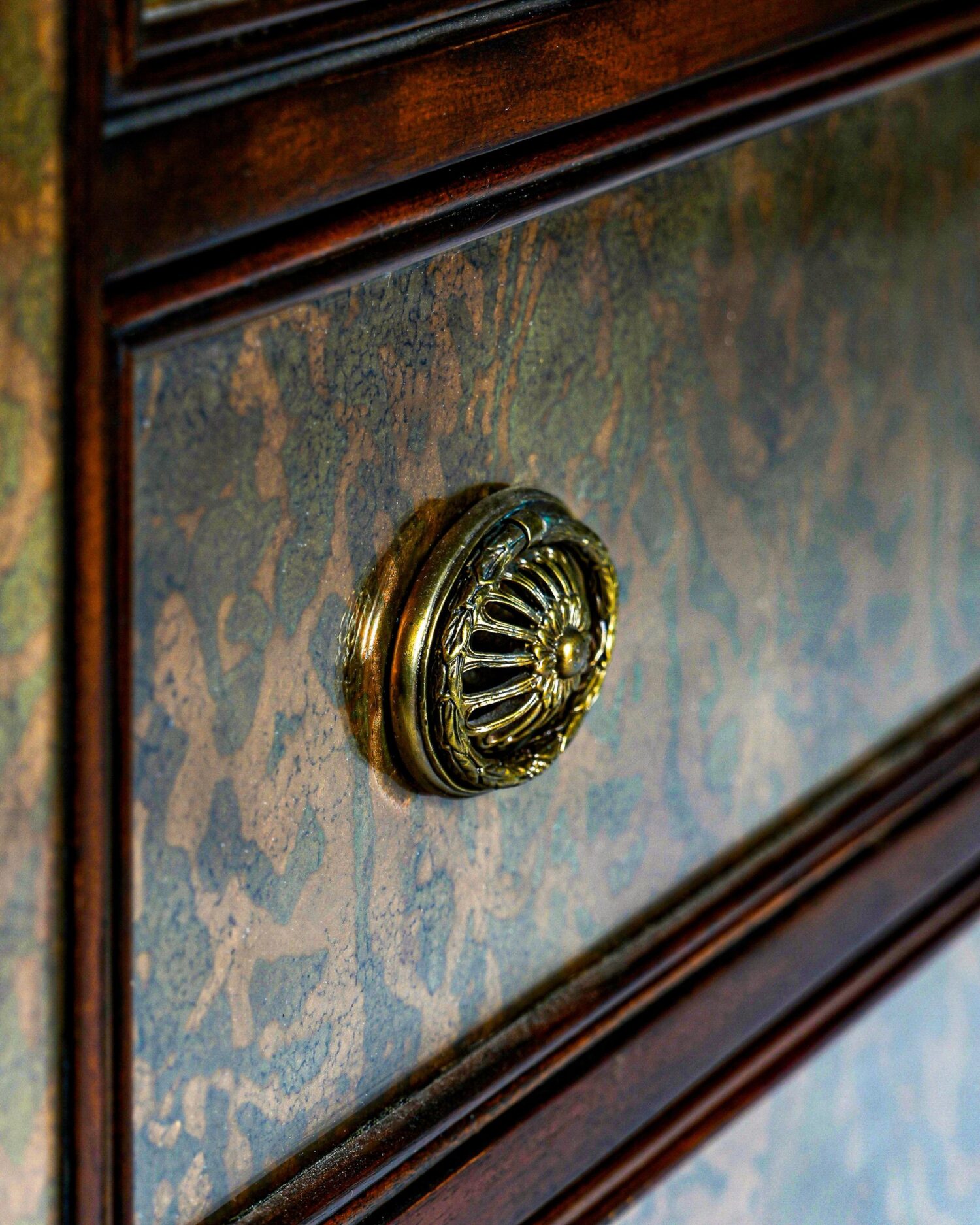 Theodore Alexander Eglomisé Koleksiyonu Şifonyer - Görsel 6