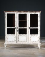 Beyaz Patineli Küçük Dolap