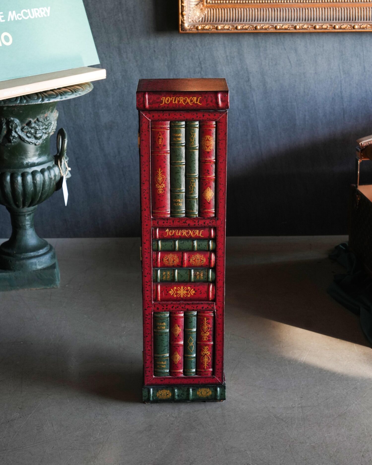 Kitaplık Görünümlü İnce Dolap - Görsel 1