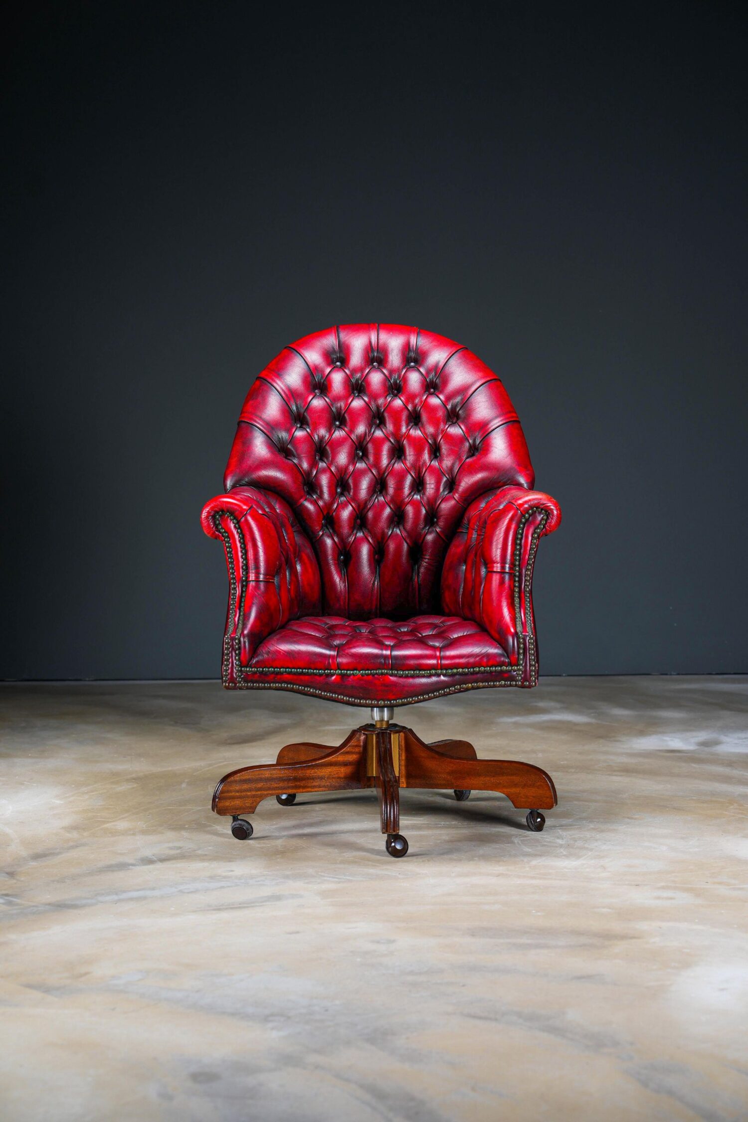 2025/09/1000227309-scaled.jpg Chesterfield Müdür Koltuğu - Görsel 1