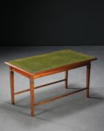 Yeşil Derili Ahşap Masa - Görsel 3