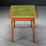 Yeşil Derili Ahşap Masa