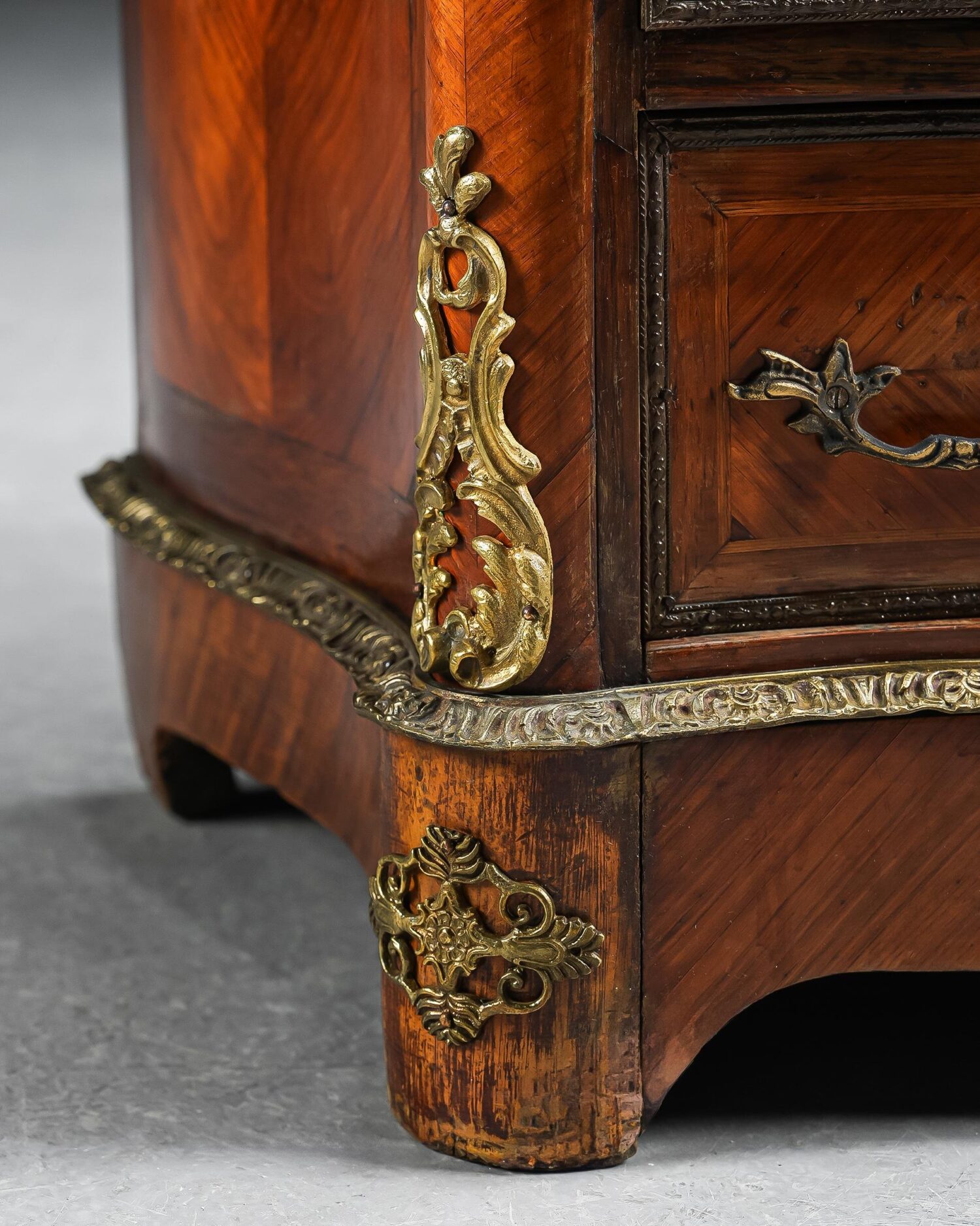 Marküterili Sekreter Şifonyer - Görsel 5