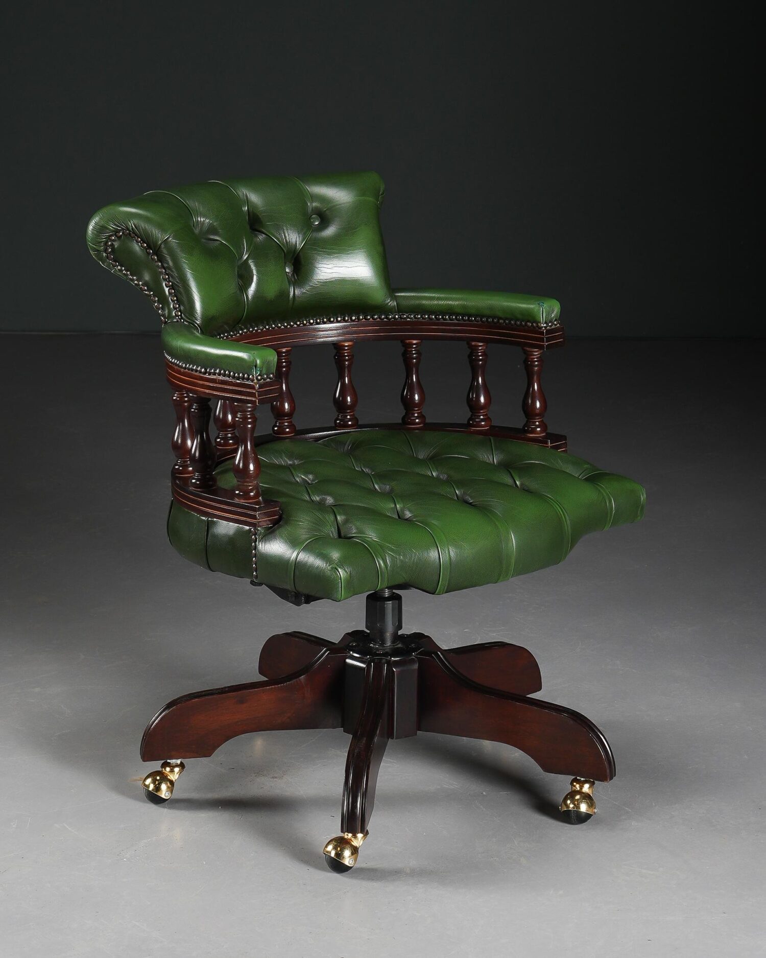 2025/10/1000234642.jpg Chesterfield Captains Chair - Görsel 3