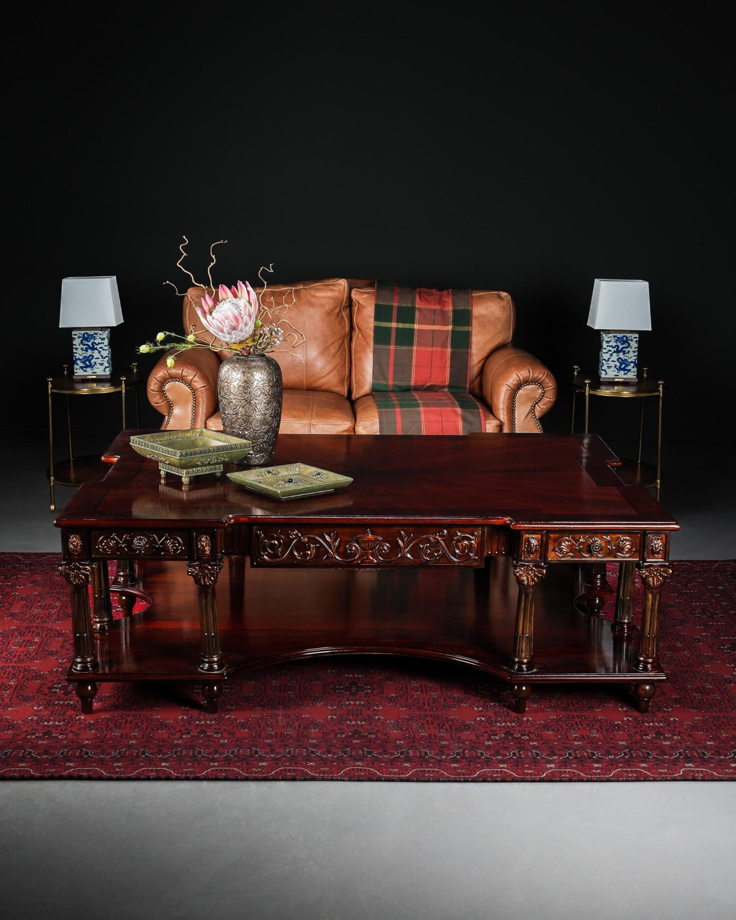 Theodore Alexander Orta Sehpa - Görsel 1