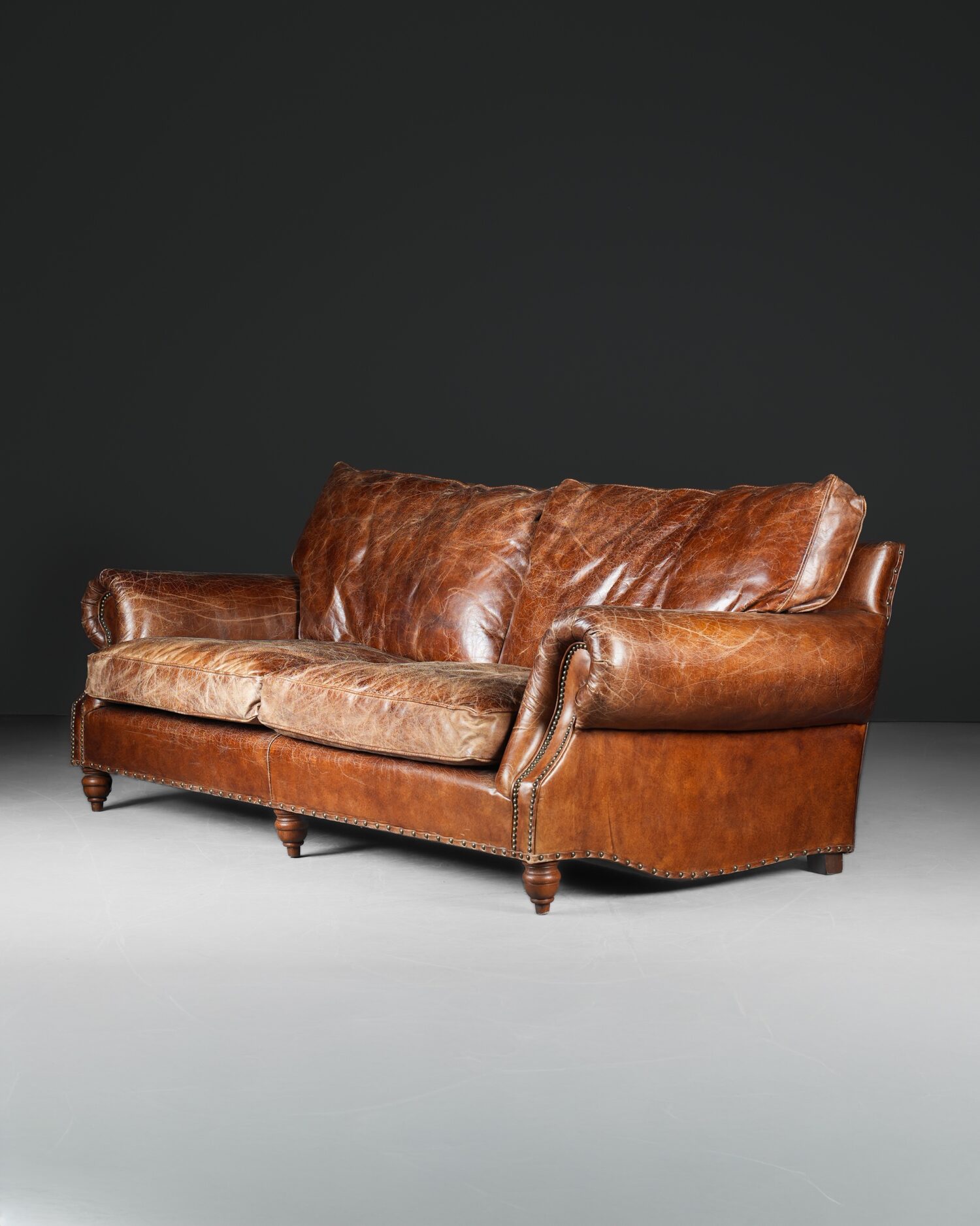 Balmoral Büyük Deri Kanepe - Görsel 4