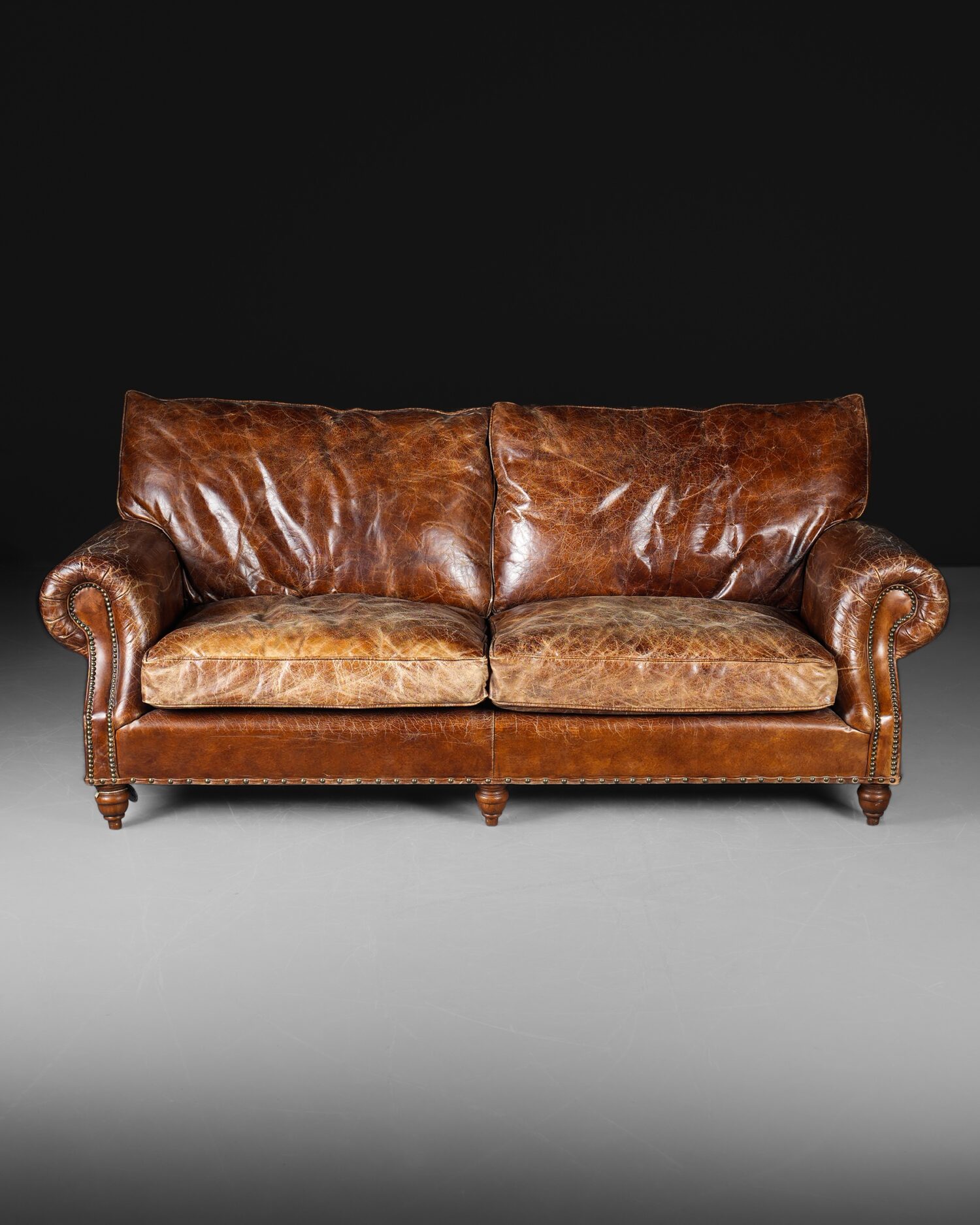 Balmoral Büyük Deri Kanepe - Görsel 1