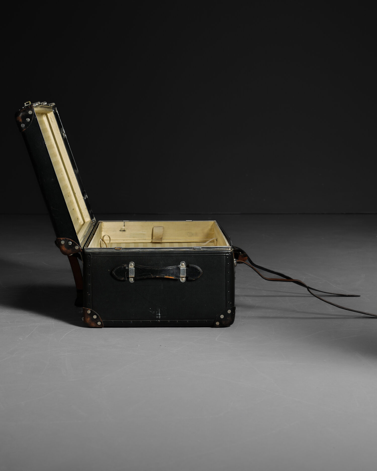 Siyah Valiz - Görsel 5