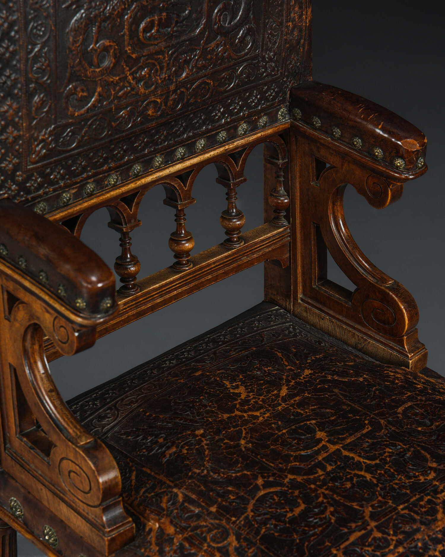 Kabartmalı Deri İspanyol Koltuklar - Görsel 7