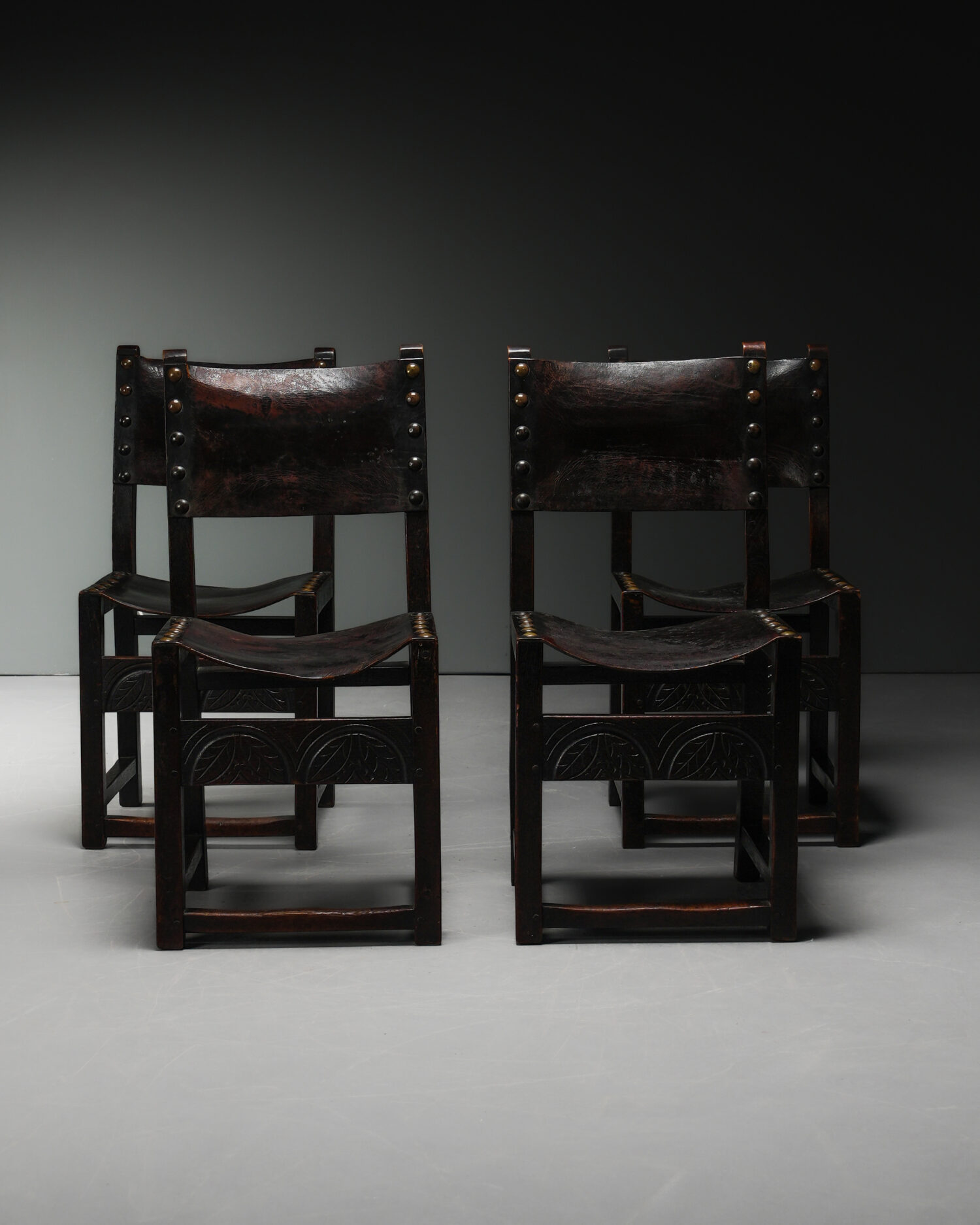 Perçinli Deri Sandalyeler - Dört Adet - Görsel 1