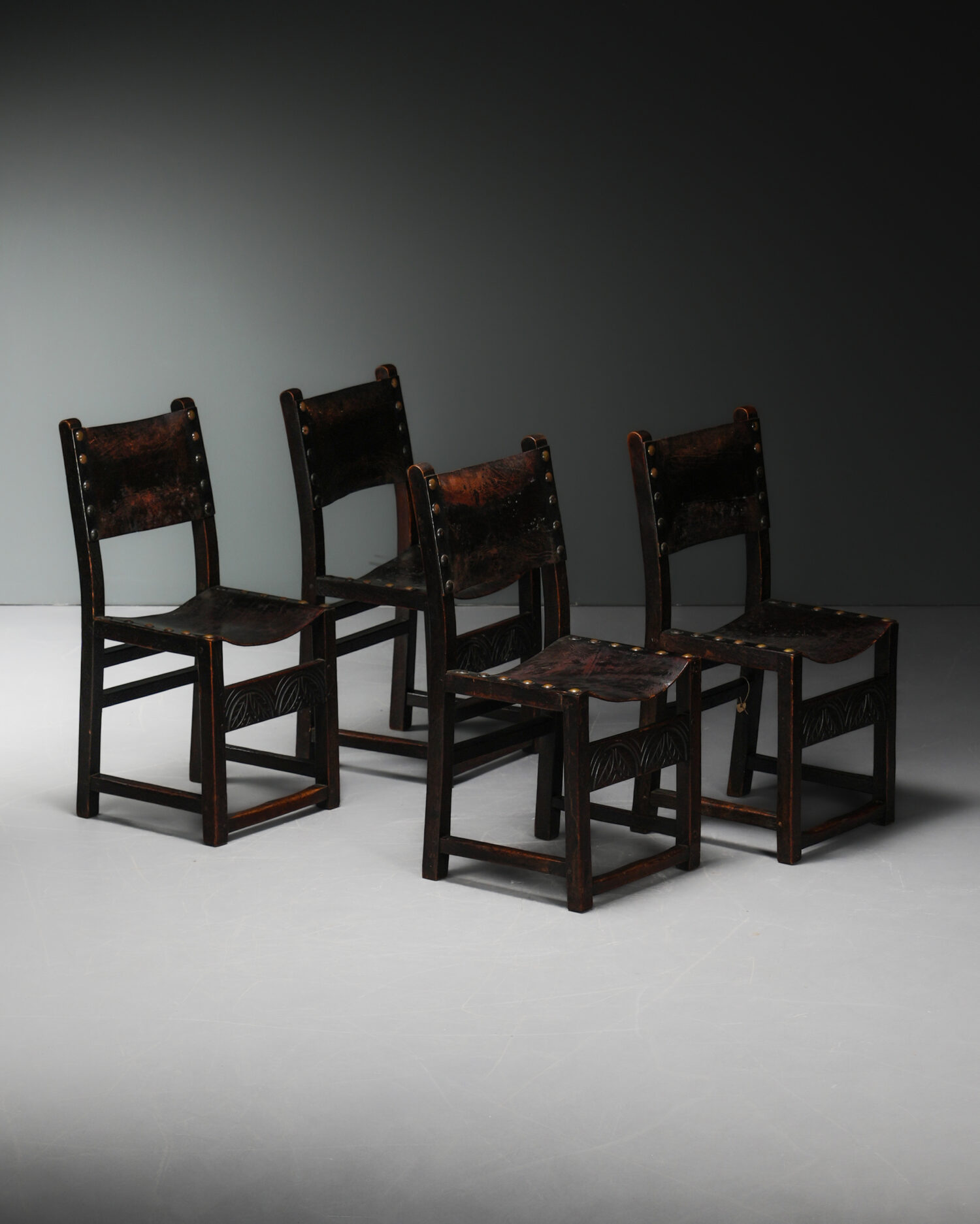 Perçinli Deri Sandalyeler - Dört Adet - Görsel 3