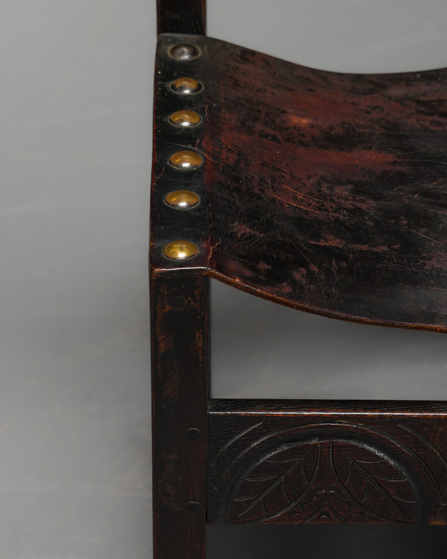 Perçinli Deri Sandalyeler - Dört Adet - Görsel 8