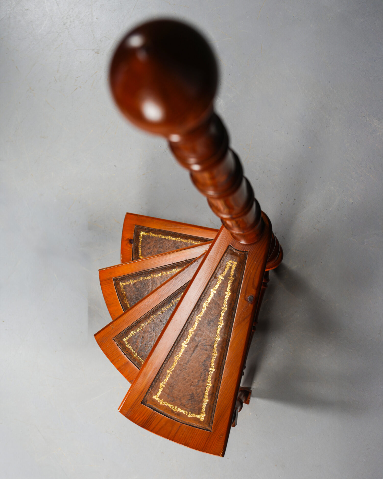 Büyük Kütüphane Merdiveni - Görsel 2