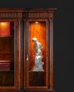 Theodore Alexander Breakfront Curio Cabinet - Görsel 6