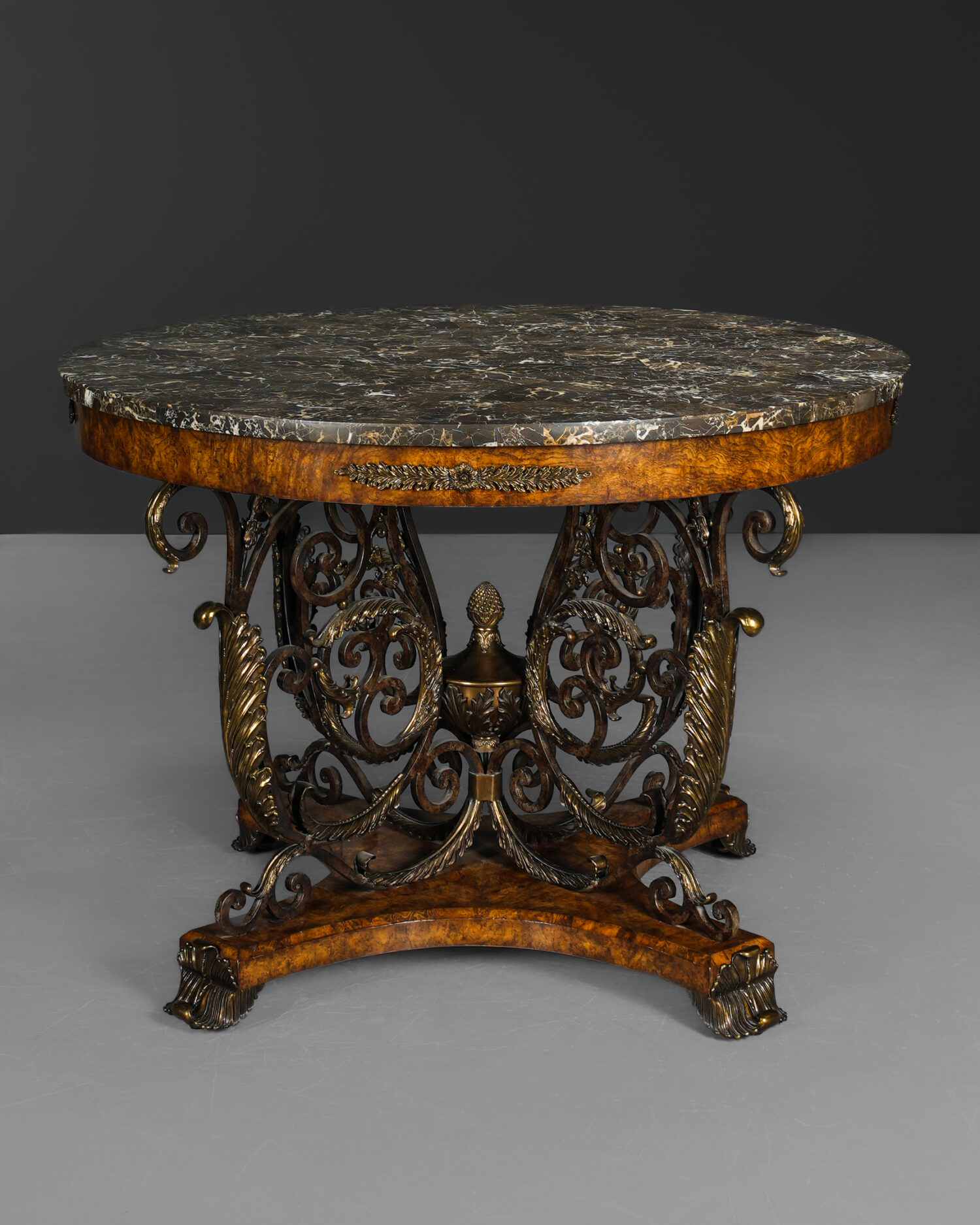 Maitland-Smith Center Table - Görsel 1