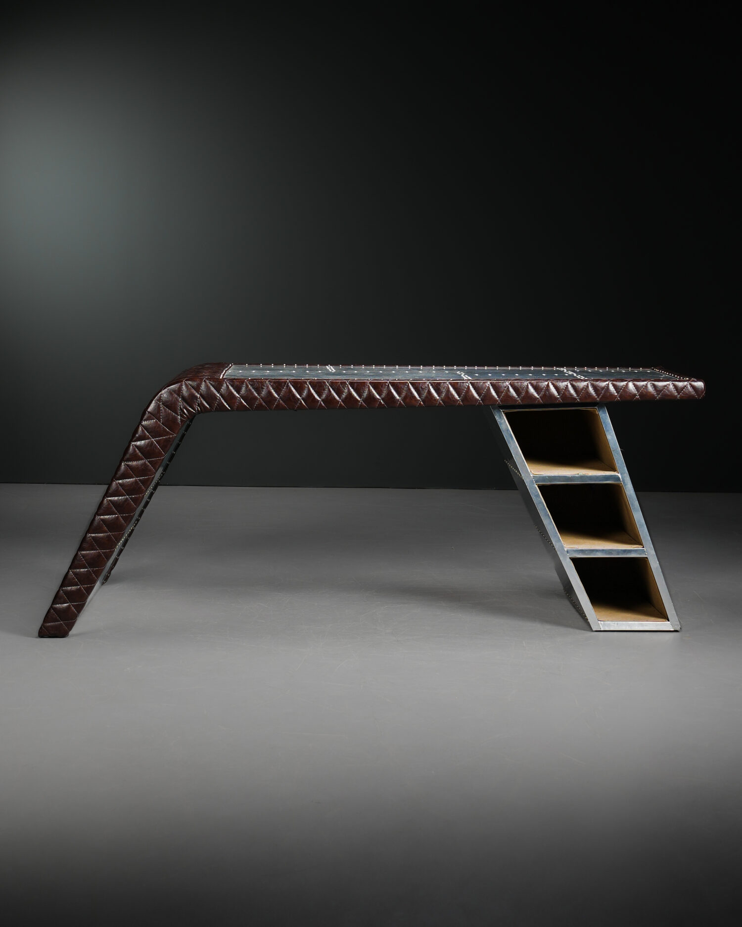 Kapitone Deri Kaplama Aviator Masa - Görsel 4