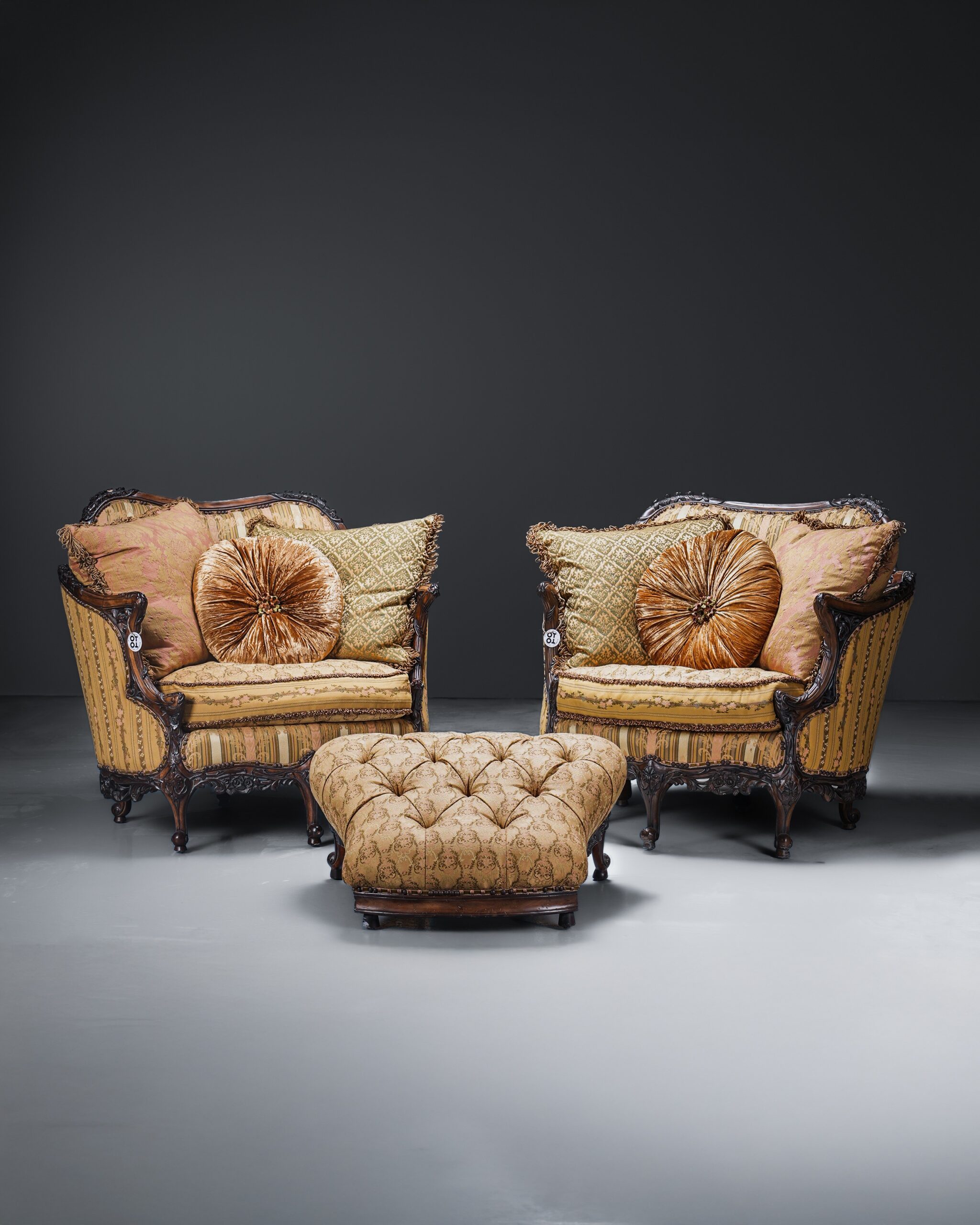 EJ Victor & Carol Hicks Bolton Koltuklar ve Ayak Taburesi