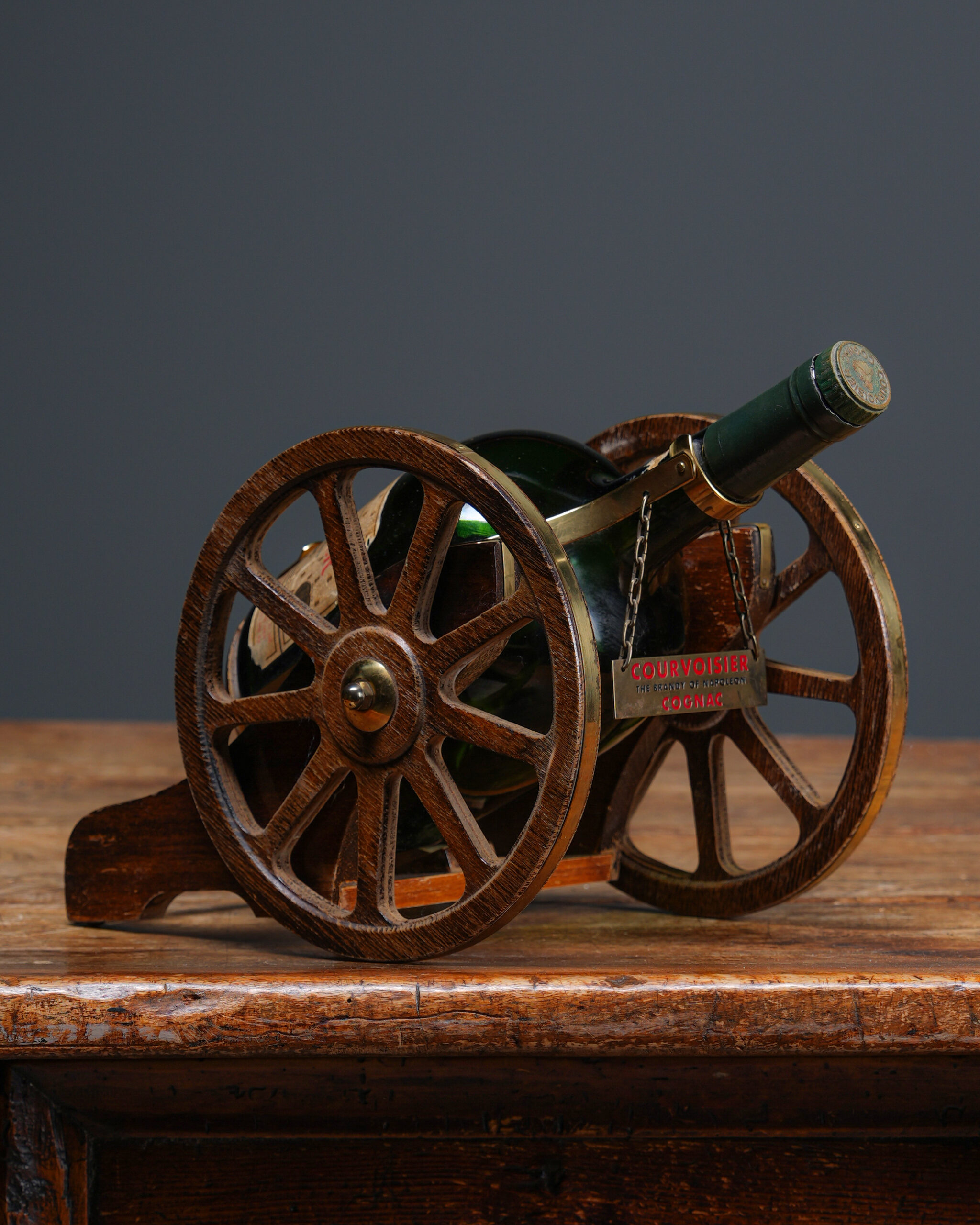 Courvoisier Cognac Top Arabası Şişe Standı | The Brandy of Napoleon