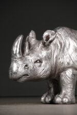 Metal Görünümlü Gergedan Heykeli - Görsel 3