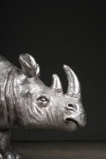 Metal Görünümlü Gergedan Heykeli - Görsel 5